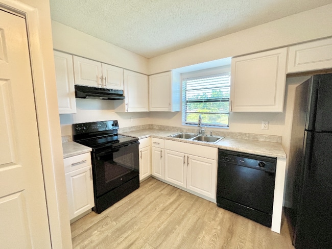 Building Photo - 5107 S Clarice Ct