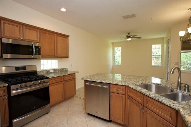 Building Photo - 1053 Lascala Dr
