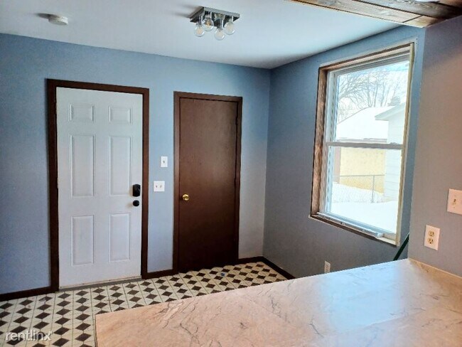 Foto del edificio - 4 br, 1.5 bath House - 4619 Camden Ave N