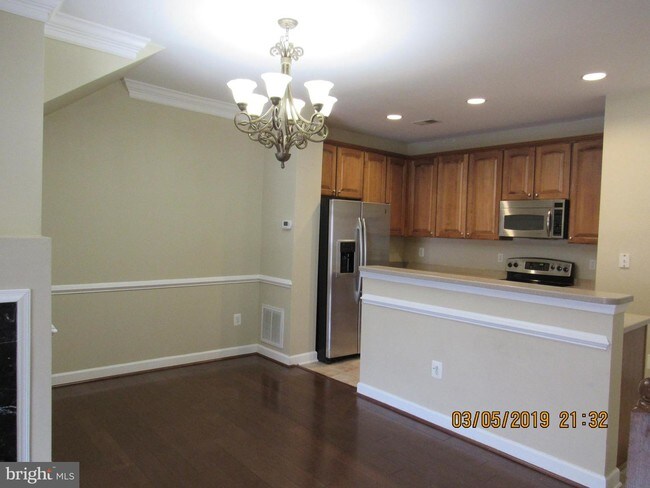 Foto del edificio - 1010 Wood Branch Ct