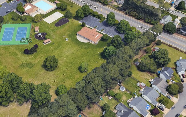 Building Photo - 816 Maitland Dr