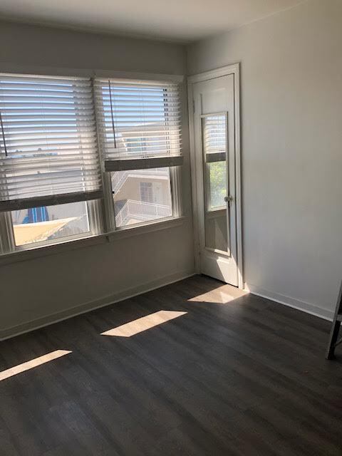 Foto del edificio - 2441 3rd St