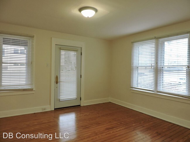 Building Photo - 438 Stanley Ave