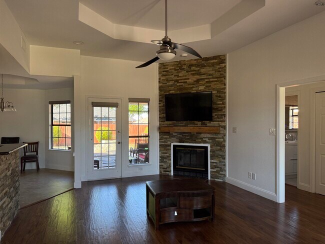 Foto del edificio - 19 Pilot Point Dr