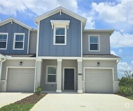 Building Photo - 3062 Chantilly Dr
