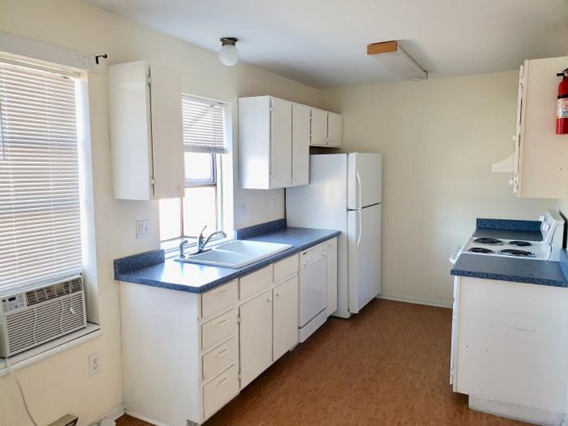 Primary Photo - PROMO *$250 Admin Fee Waived* Lovely 2BR C...