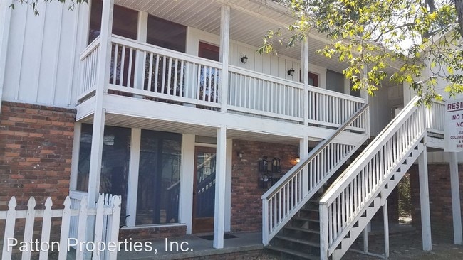 Building Photo - 3834 Rosewood Dr