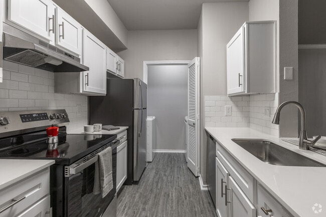 2 habitaciones, 1 baño, 934 pies cuadrados, cocina - The Calvin