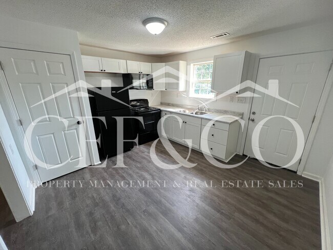 Building Photo - 427 Hawes Dr