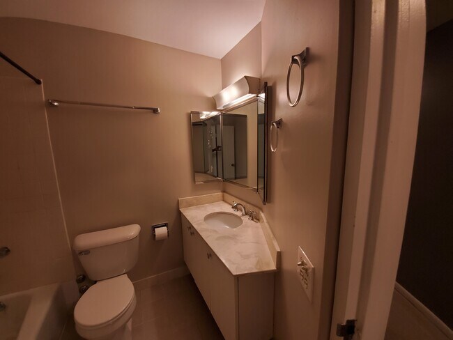 Foto del edificio - 5415 N Sheridan Rd
