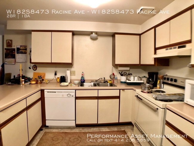 Building Photo - Magnificent 2BR Unit near Muskego Horn Park