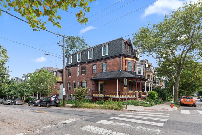 Building Photo - 501 S 44th St