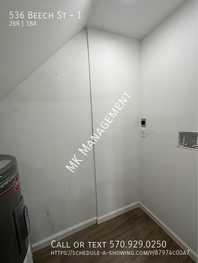 Building Photo - 2 bed/1 bath