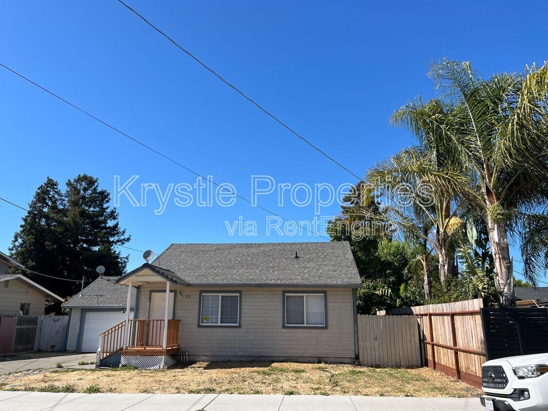 Building Photo - 228 Donaldson Way E