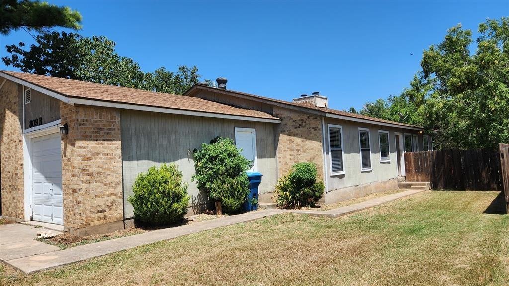 809 Lloyd Ln, Elgin, TX 78621 Townhome Rentals in Elgin TX