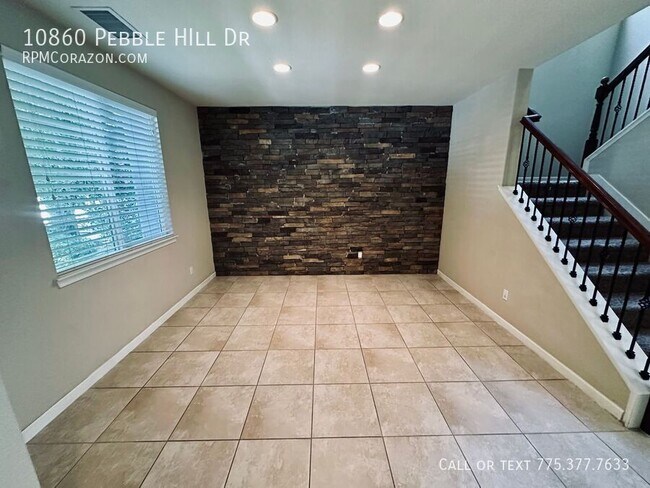 Foto del edificio - 10860 Pebble Hill Dr