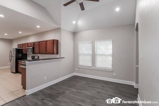Foto del edificio - Newly renovated spacious 4 bed/2 bath with...