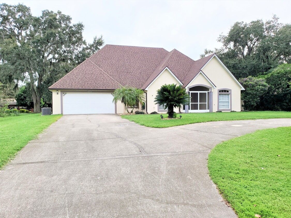 Primary Photo - 3282 Majestic Oak Dr
