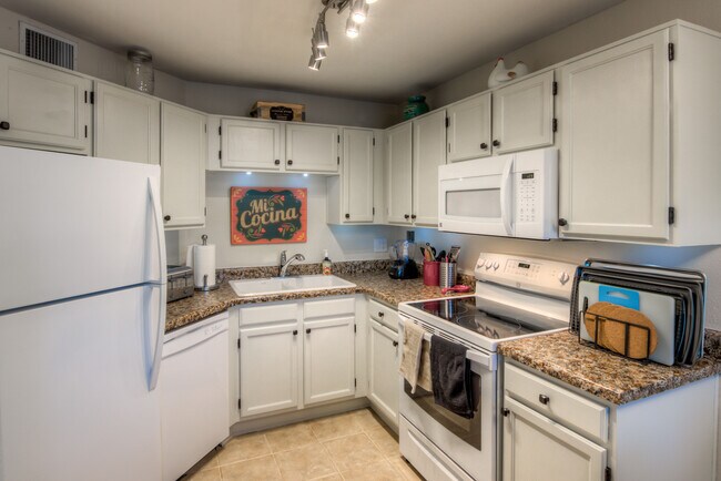 Kitchen - 6655 N Canyon Crest Dr