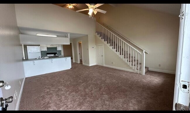 Foto del edificio - 702 Trenton St