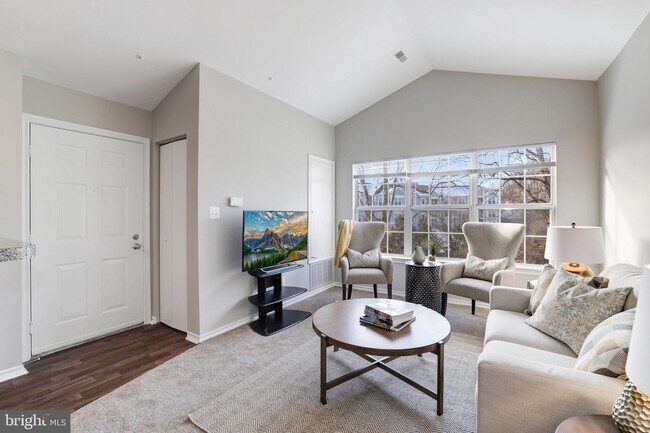 Building Photo - 18500 Boysenberry Dr