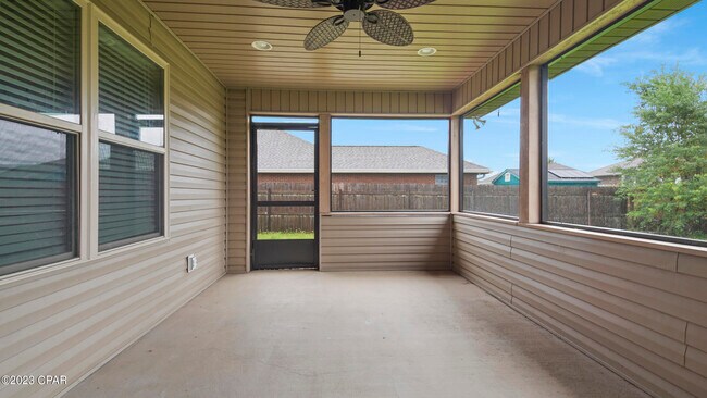 Foto del edificio - 4210 Florence Tolsma Way