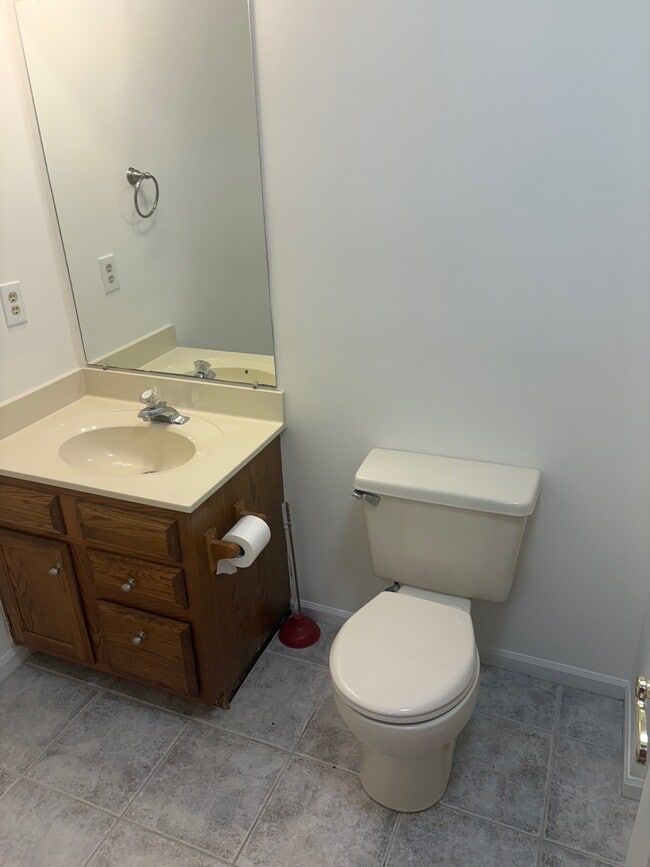 Bathroom with shower bath off family room - 8974 Chesapeake Lighthouse Dr