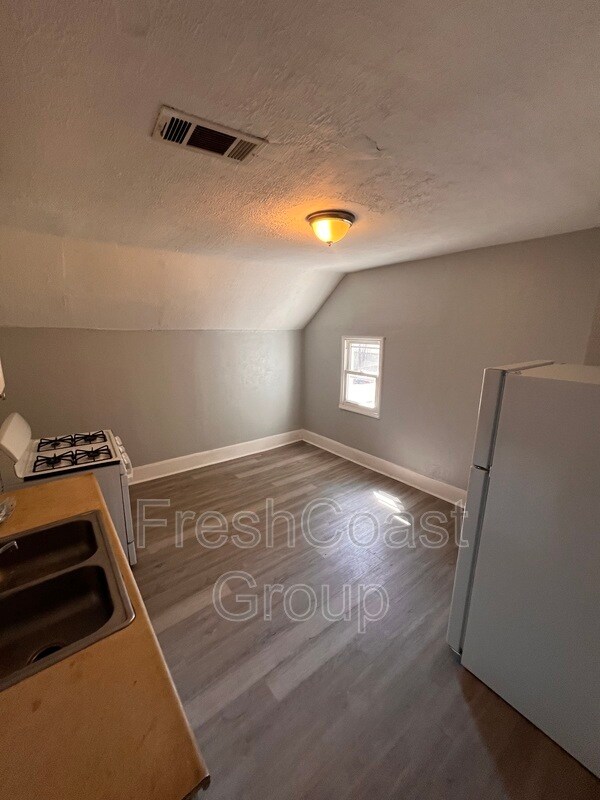 Foto del edificio - 3318 W 30th St