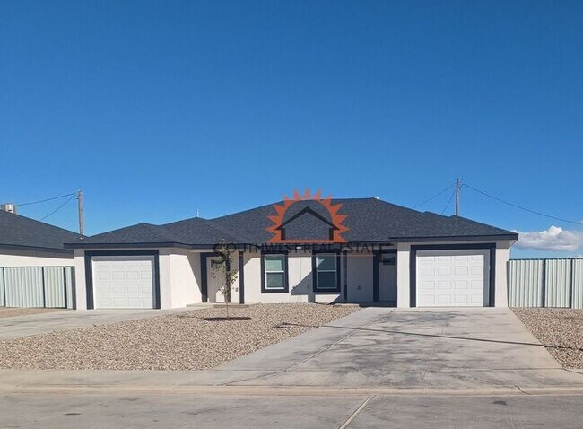 Foto del edificio - Spacious 2 bedroom 2 bath Duplex.