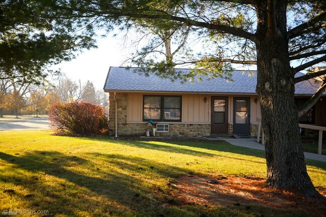 Foto del edificio - 1 br, 1 bath  - Lancaster Senior Apartments