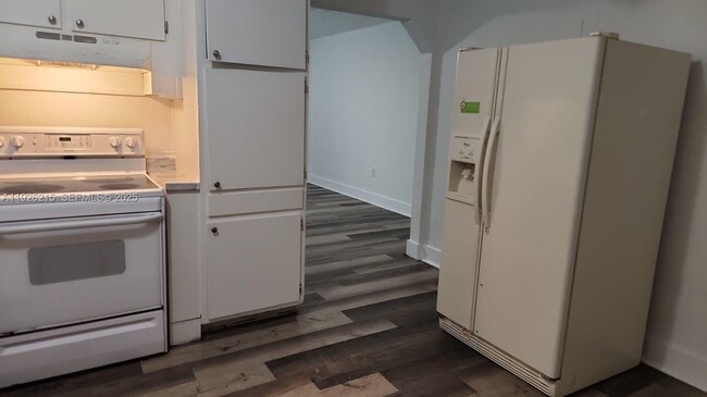 Foto del edificio - 6241 Dawson St