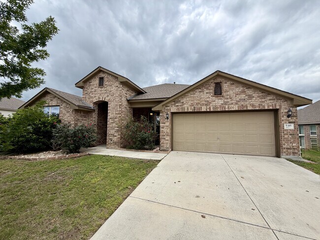 Foto del edificio - 646 Ridge Lawn Dr