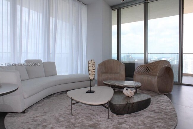 Foto del edificio - 18975 Collins Ave