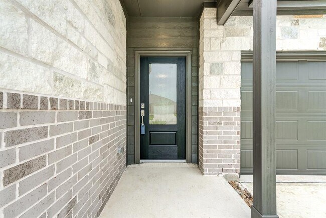 Foto del edificio - 16542 Texas Palmetto Wy