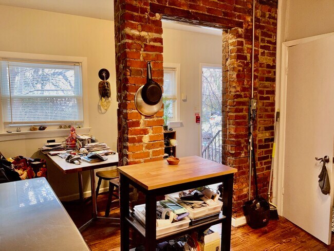 Foto del edificio - 5021 Pine St