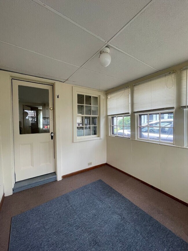 Foto del edificio - Charming 2 bed, 1 bath - Amesbury, MA!