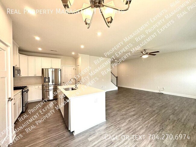 Foto del edificio - Amazing 3BD/ 2.5 BA Townhouse at Waterfron...