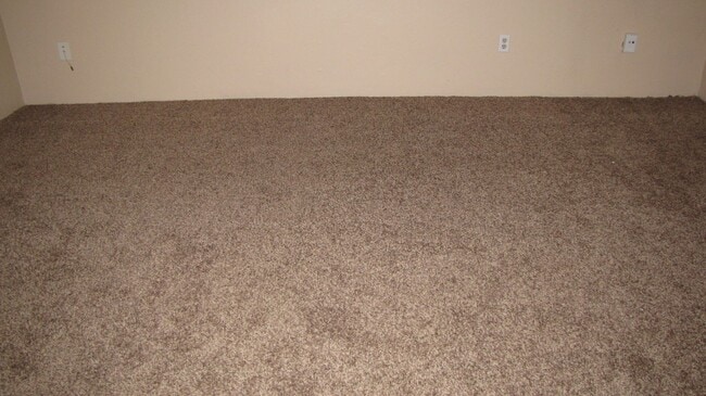 Building Photo - Country Place