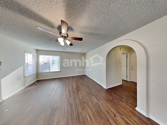 Building Photo - 4544 Espana Way