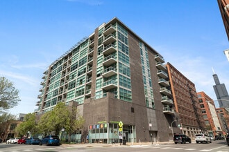 Building Photo - 225 S Sangamon St