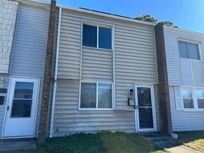 Building Photo - 1273 Green Cedar Ln