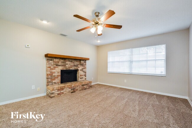 Foto del edificio - 848 Benchwood Ct