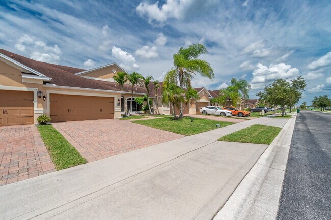 Foto del edificio - Beautiful 3/2 in desirable Stoneridge!