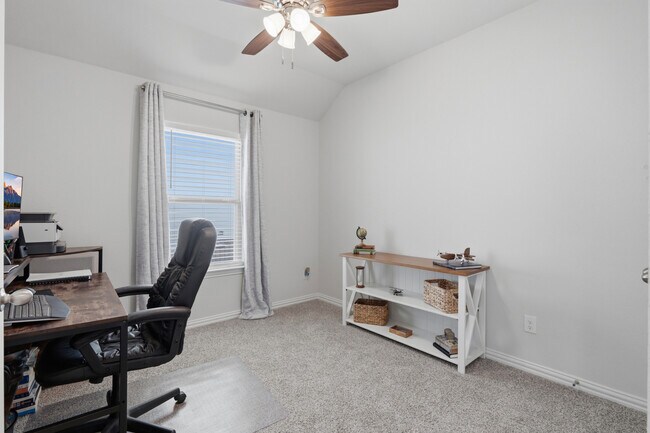 Foto del edificio - Bright 3-Bed Home with Island Kitchen, Private Patio, and Fenced Yard in New Braunfels
