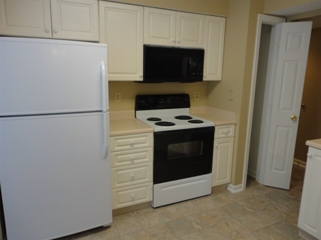 Foto del edificio - 6526 Sparrowood Dr