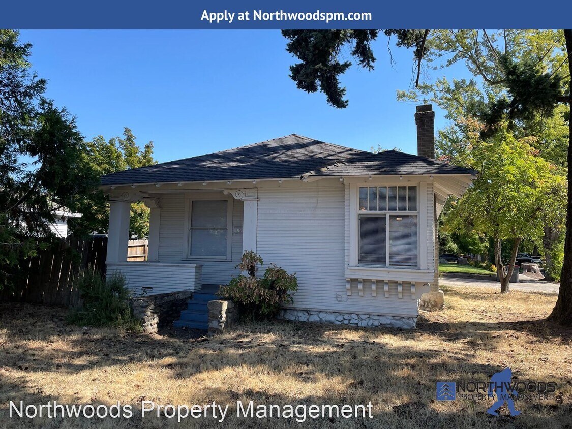 Foto principal - 2 br, 2 bath House - 204 Crater Lake Ave