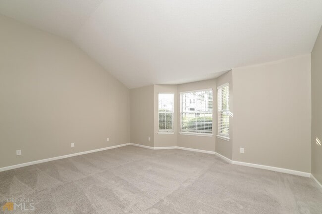 Building Photo - 220 Teak Ln