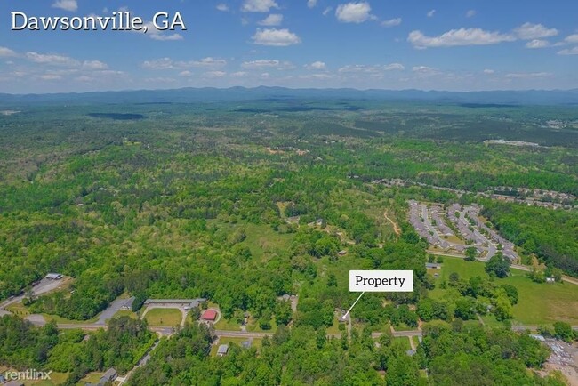 Building Photo - 3 br, 1 bath House - 558 W Highway 53 Highway