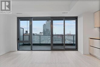 Building Photo - 35 Parliament St