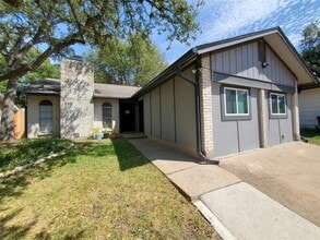 Building Photo - 924 Acorn Oaks Dr